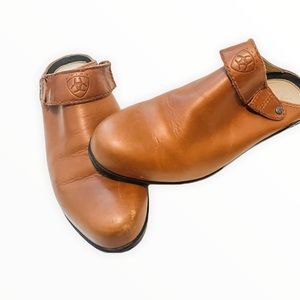 Women’s Ariat Leather Cloggs